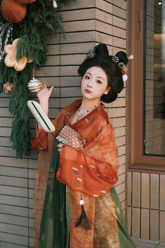 [YITUYU艺图语]2025.03.04 圣诞小唐人 杜鹃 - 艺图语